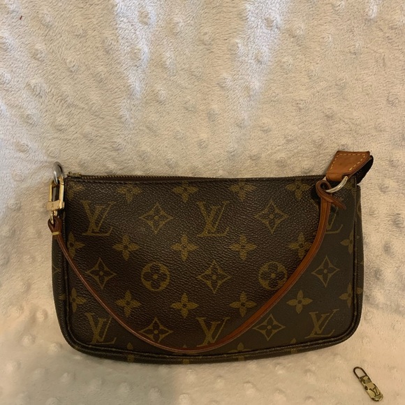 Louis Vuitton, Bags, Louis Vuitton Monogram Pochette